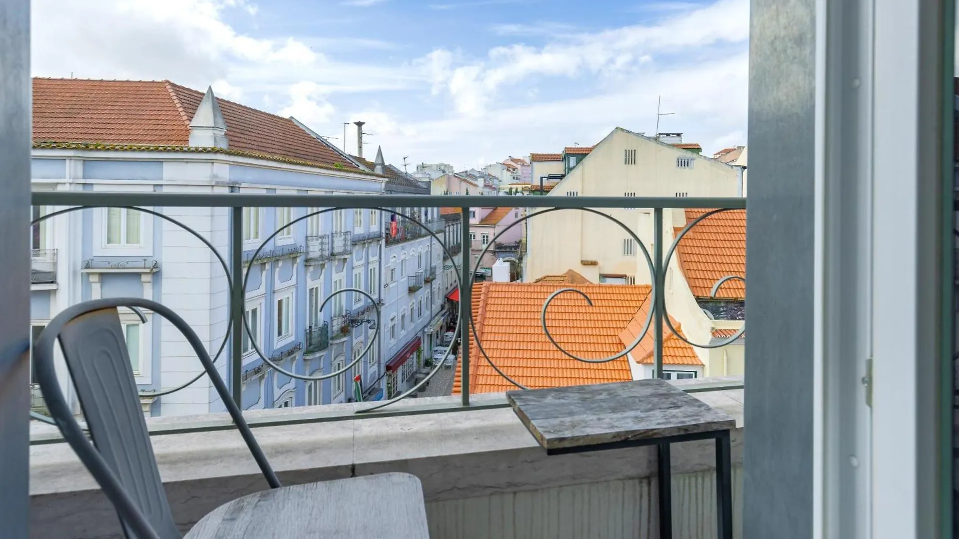 Trendy Studio In Graca'S Heart By Lovelystay Lisbon Portugal