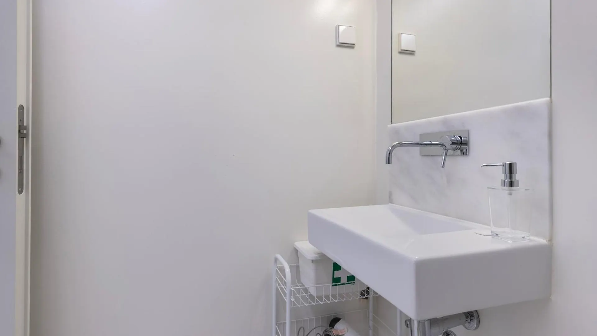 Trendy Studio In Graca'S Heart By Lovelystay Lisbon Apartment