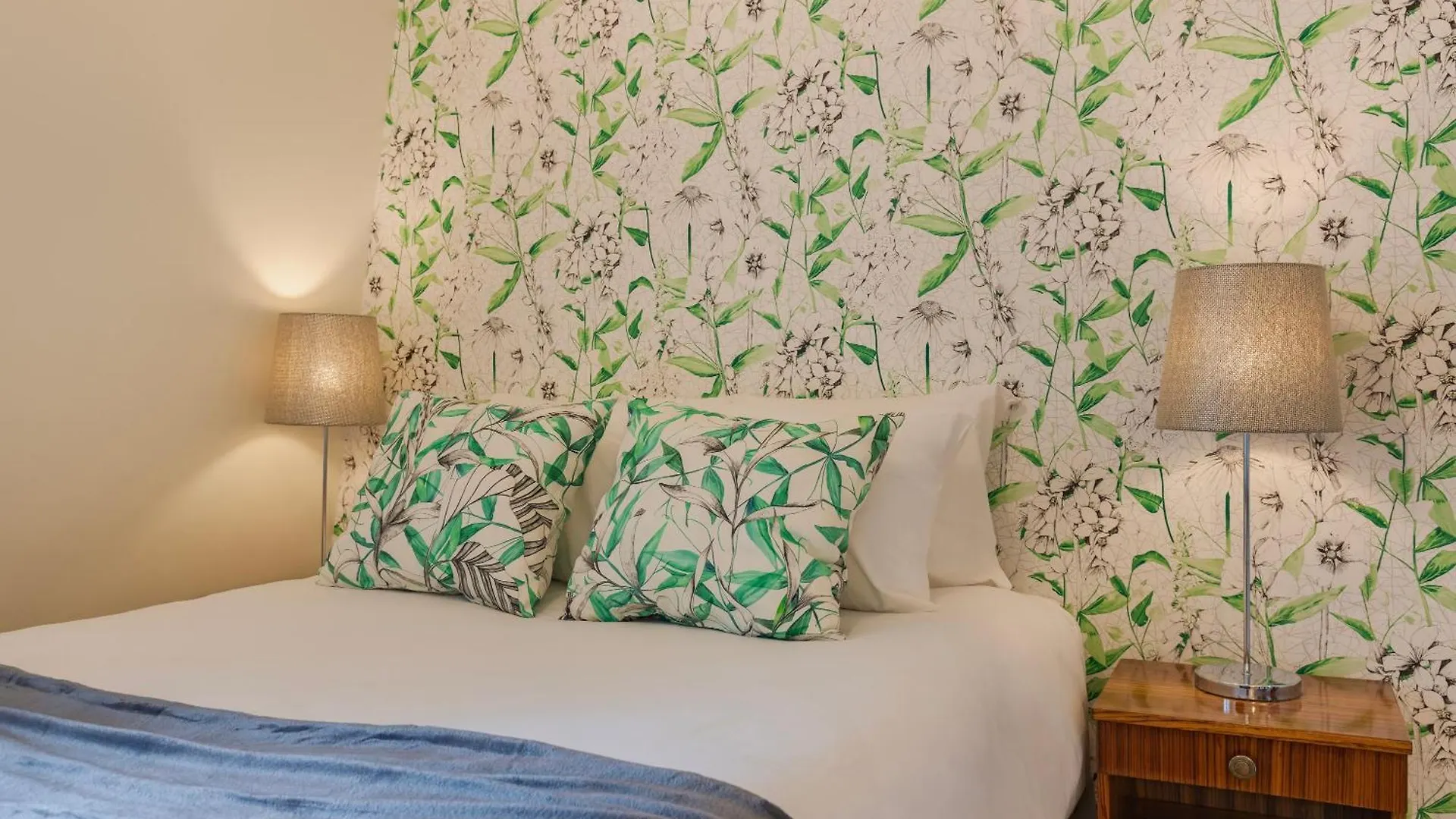 Apartment Trendy Studio In Graca'S Heart By Lovelystay Lisbon Portugal