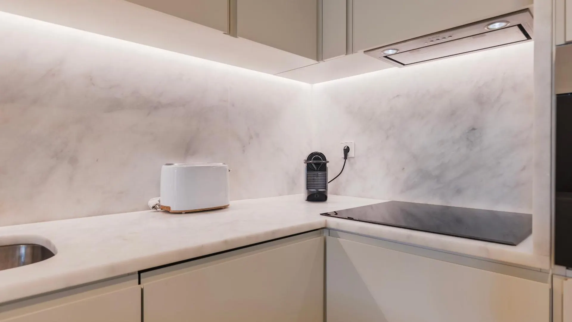 Apartment Trendy Studio In Graca'S Heart By Lovelystay Lisbon Portugal