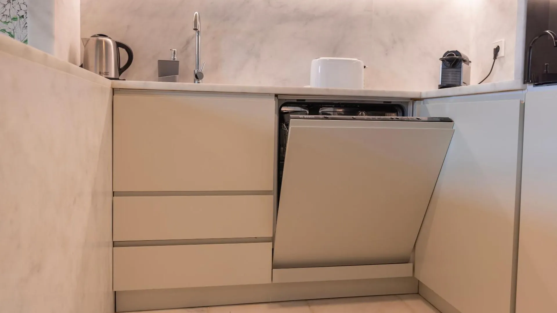 Trendy Studio In Graca'S Heart By Lovelystay Lisbon